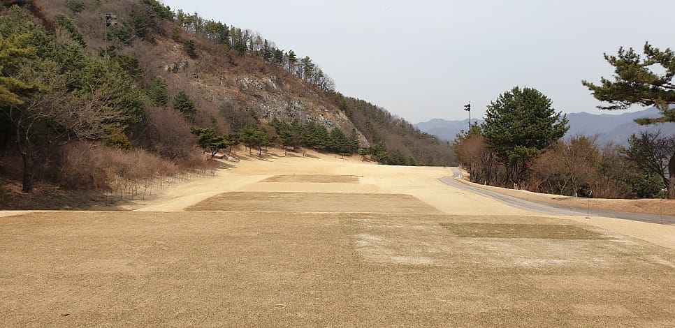 동코스 8번홀 파4 전경