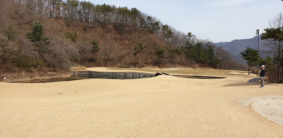 세컨샷 지점에 본 그린