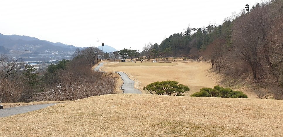 동코스 3번홀 파3 전경