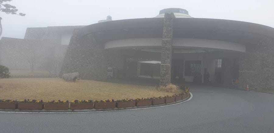 클럽하우스 입구