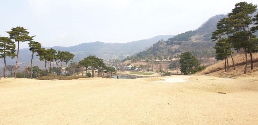 남코스 9번홀 세컨샷 지점